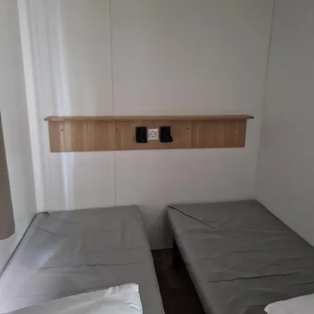 - 510 - Mobilhome Xl Premium 6 Personnes 5 Etoiles 캠프장 울가트