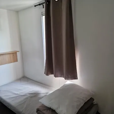 - 510 - Mobilhome Xl Premium 6 Personnes 5 Etoiles 캠프장 울가트
